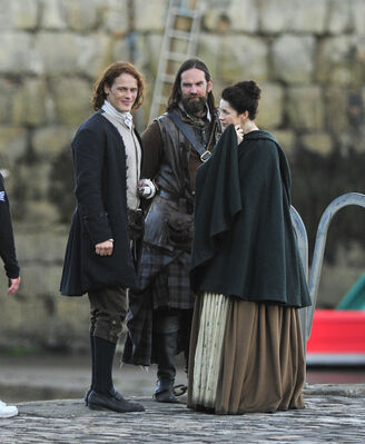 2015_-_Sam_Heughan_Caitriona_Balfe_and_Duncan_Lacroix_filming_11.jpg