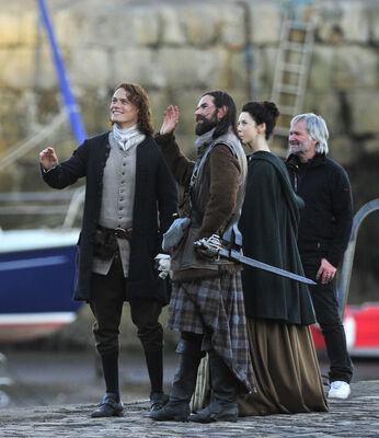 2015_-_Sam_Heughan_Caitriona_Balfe_and_Duncan_Lacroix_filming_14.jpg