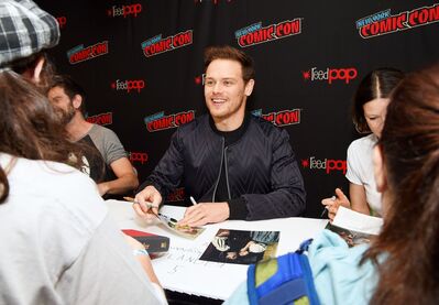 10052019_-_STARZ_Outlander_At_NYCC_2019_008.jpg