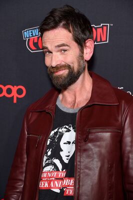 10052019_-_STARZ_Outlander_At_NYCC_2019_017.jpg