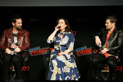 10052019_-_STARZ_Outlander_At_NYCC_2019_045.jpg