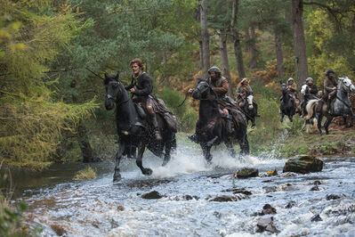 OUTLANDER_-_E1X01_SASSENACH_STILLS_0003.jpg