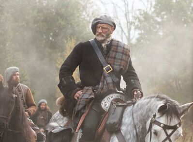 OUTLANDER_-_E1X02_CASTLE_LEOCH_STILLS_0004.jpg
