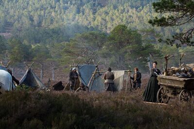 OUTLANDER_-_E1X05_RENT_STILLS_0002.jpg