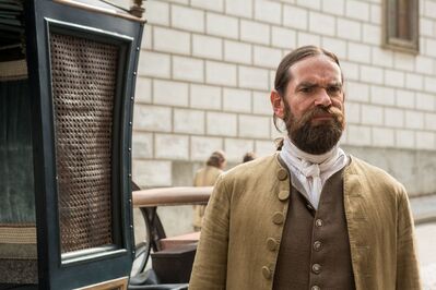 OUTLANDER_-_E2X03_USEFUL_OCCUPATIONS_AND_DECEPTIONS_STILLS_0001.jpg