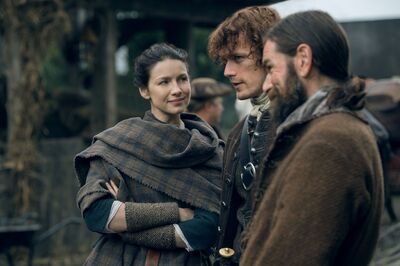 OUTLANDER_-_E2X08_THE_FOXS_LAIR_STILLS_0001.jpg