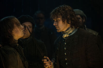 OUTLANDER_-_E2X09_JE_SUIS_PREST_STILLS_1.jpg